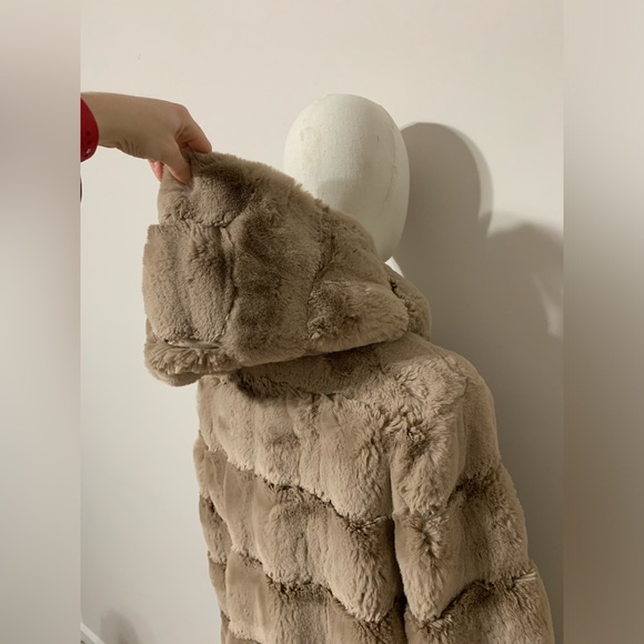BCBGMaxAzria Hooded Tan Faux Fur Coat - Picture 15 of 17